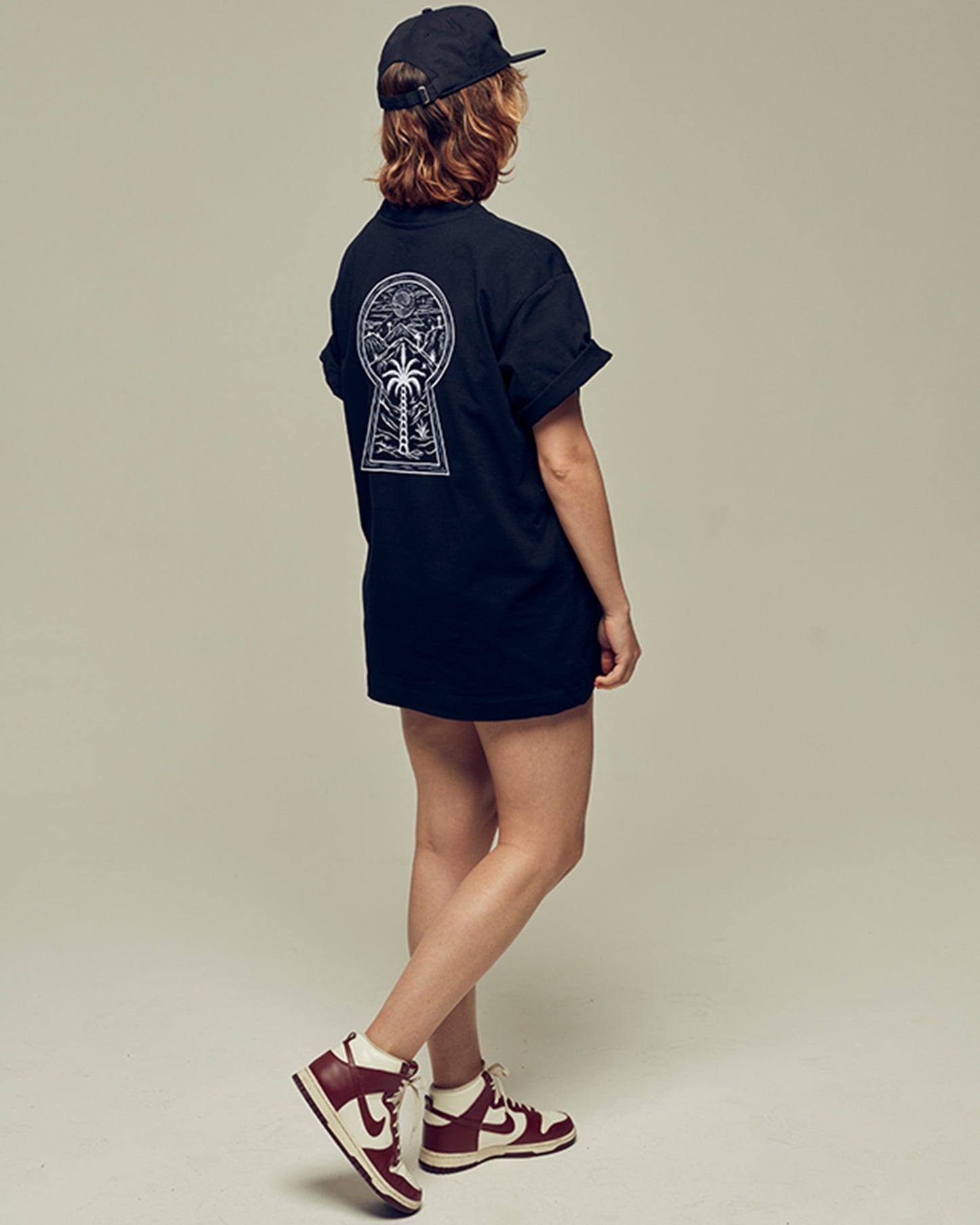 THROUGH THE KEYHOLE oversized organic cotton unisex t-shirt