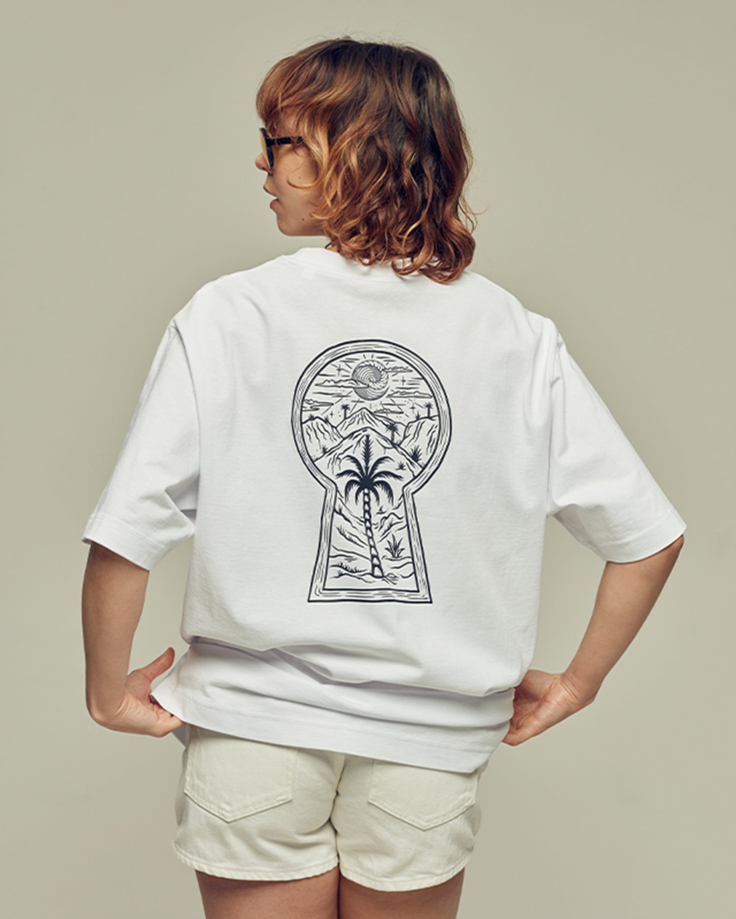 THROUGH THE KEYHOLE oversized organic cotton unisex t-shirt